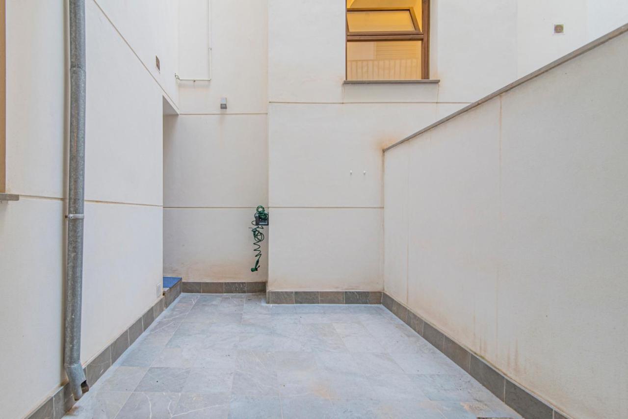 Qh Plaza De La Trinidad Apartment Гранада Екстериор снимка