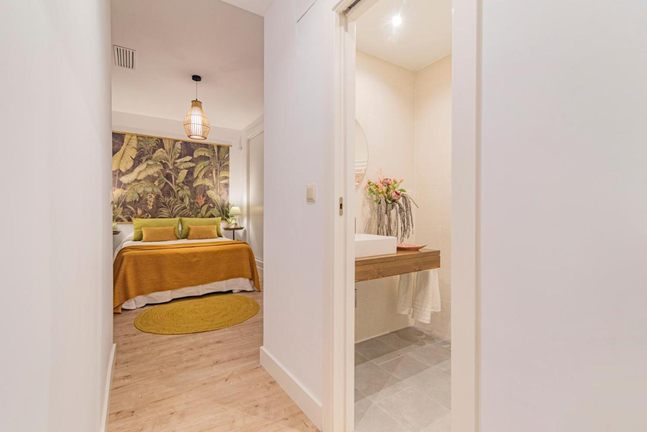 Qh Plaza De La Trinidad Apartment Гранада Екстериор снимка