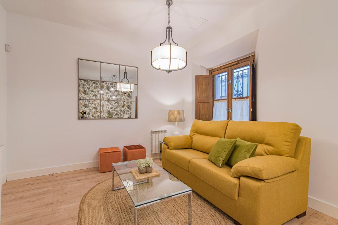 Qh Plaza De La Trinidad Apartment Гранада Екстериор снимка