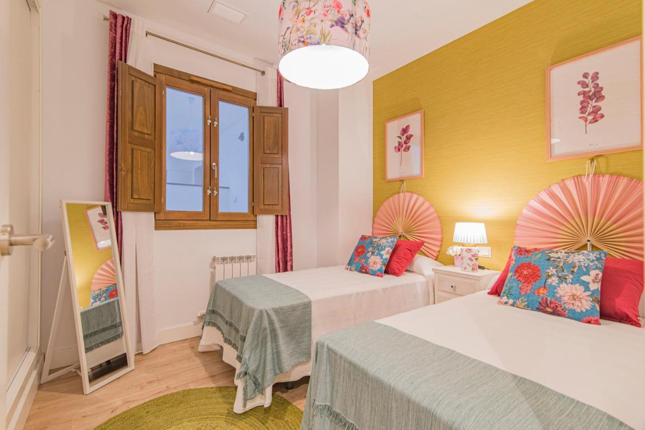 Qh Plaza De La Trinidad Apartment Гранада Екстериор снимка