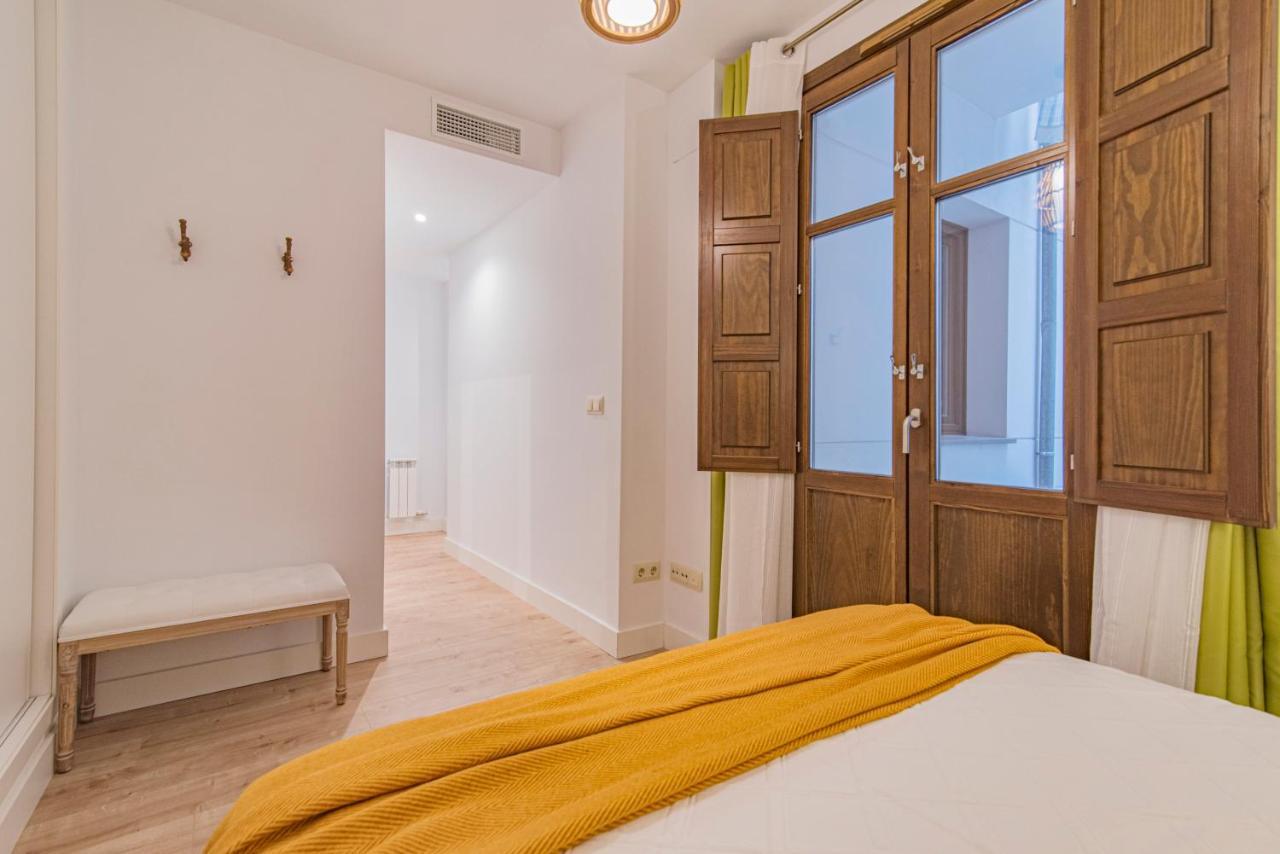 Qh Plaza De La Trinidad Apartment Гранада Екстериор снимка