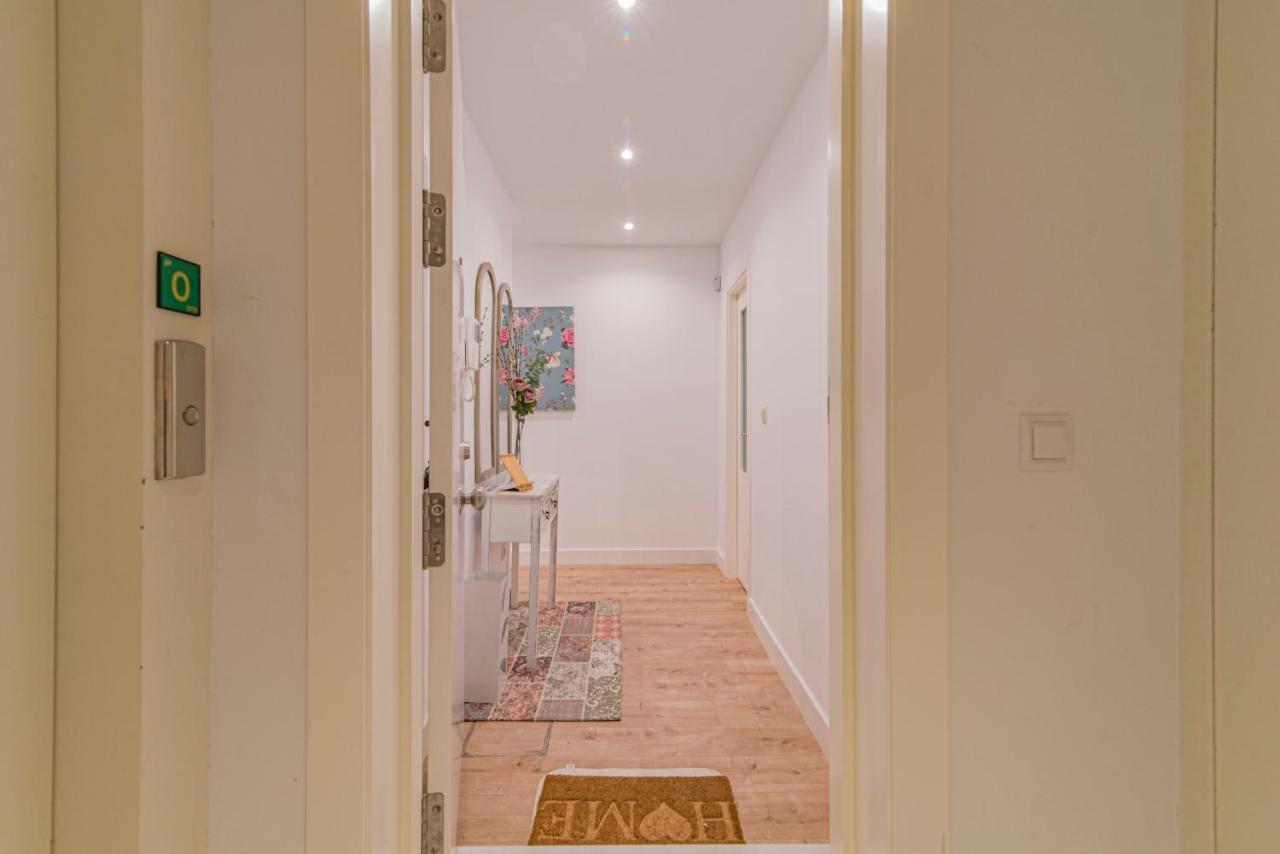 Qh Plaza De La Trinidad Apartment Гранада Екстериор снимка