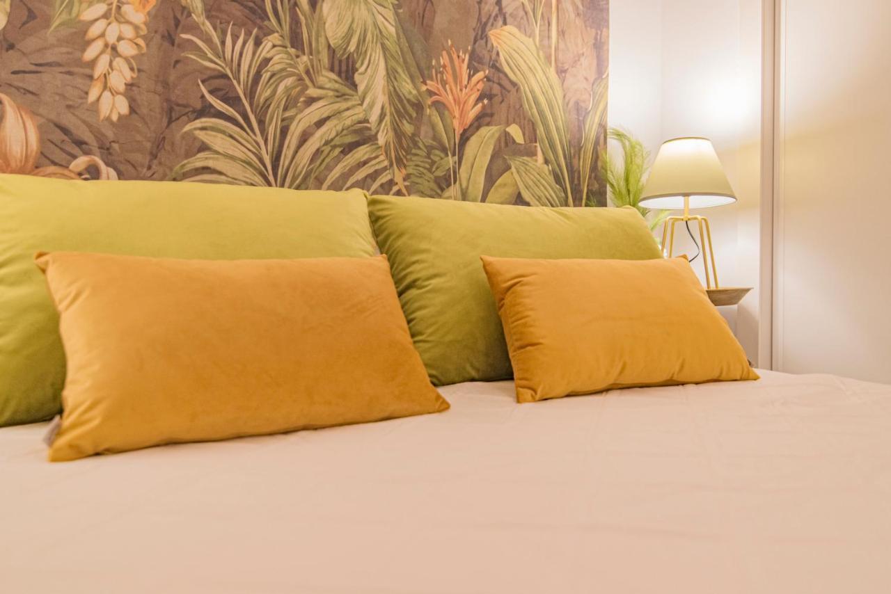 Qh Plaza De La Trinidad Apartment Гранада Екстериор снимка